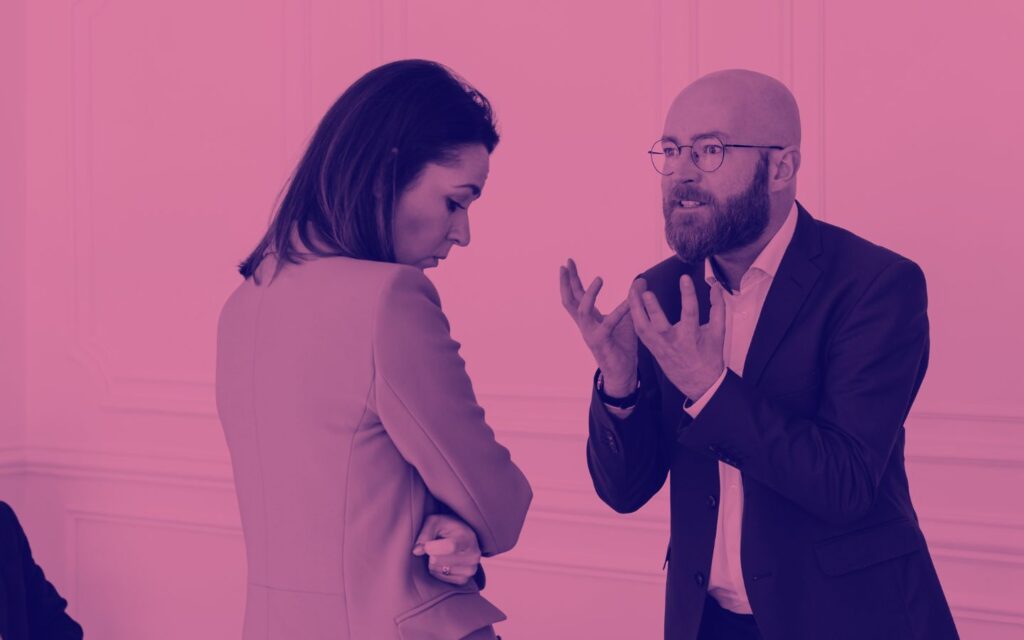 Zwei Personen im Streitgespr&auml;ch